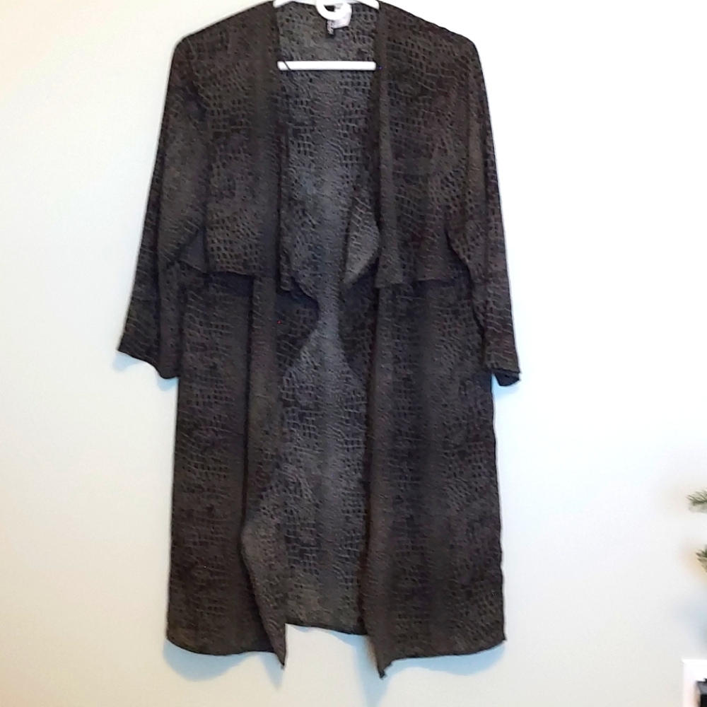 Divided green black kimono Animal Print Size 8